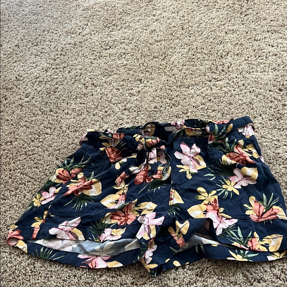 Time and Tru Navy Floral Women's Shorts